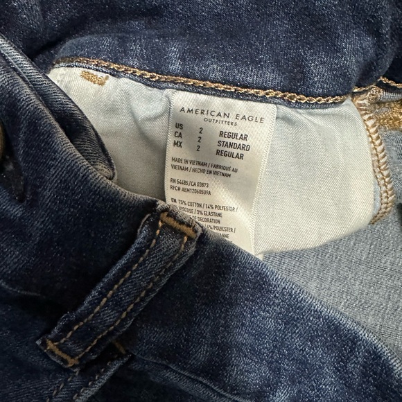 American Eagle Curvy Jeans - Picture 2 of 5